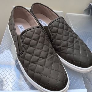 Steve Madden Womens Sneaker